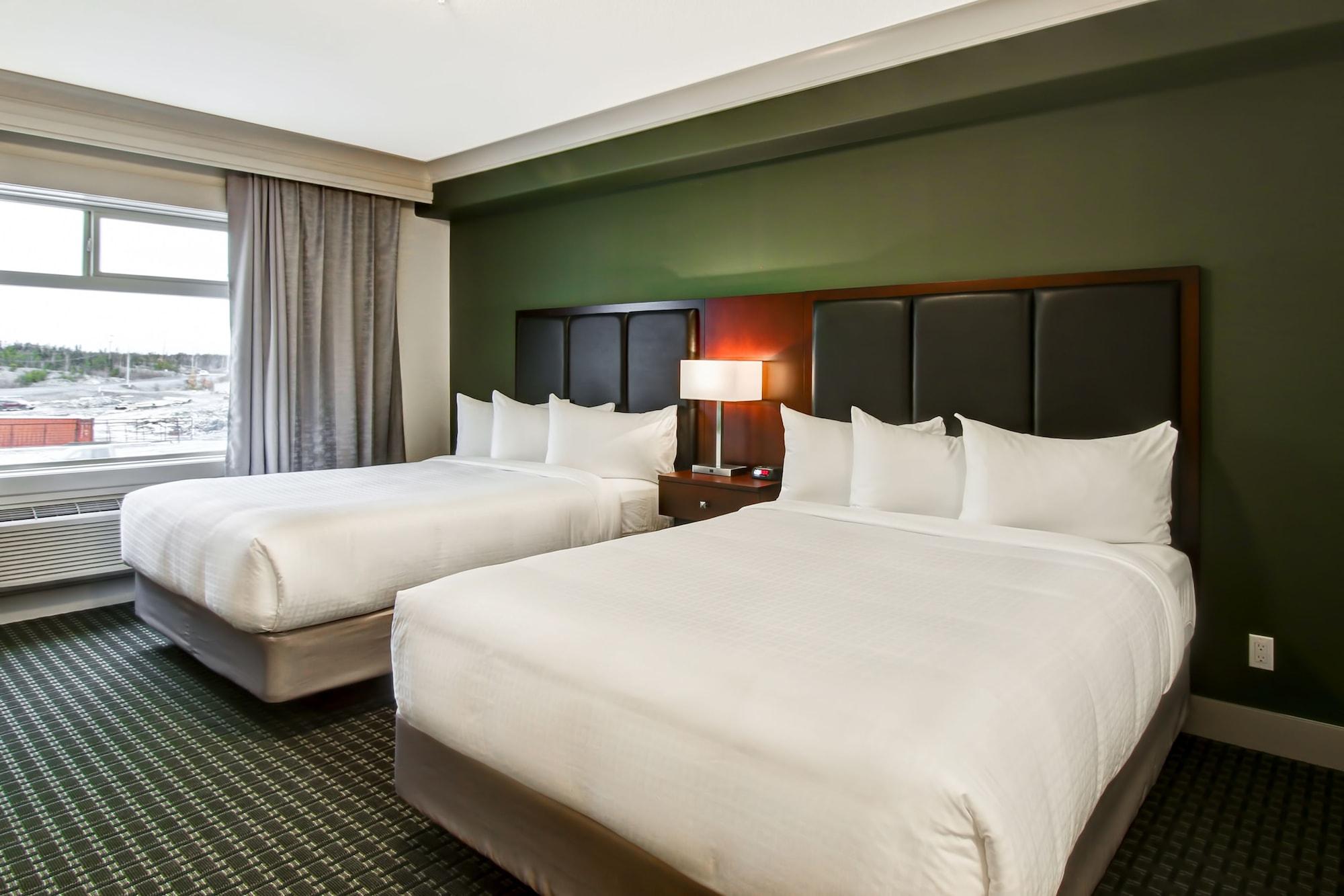 ชาโต โนวา เยลโลว์ไนฟ์ Hotel ภายนอก รูปภาพ