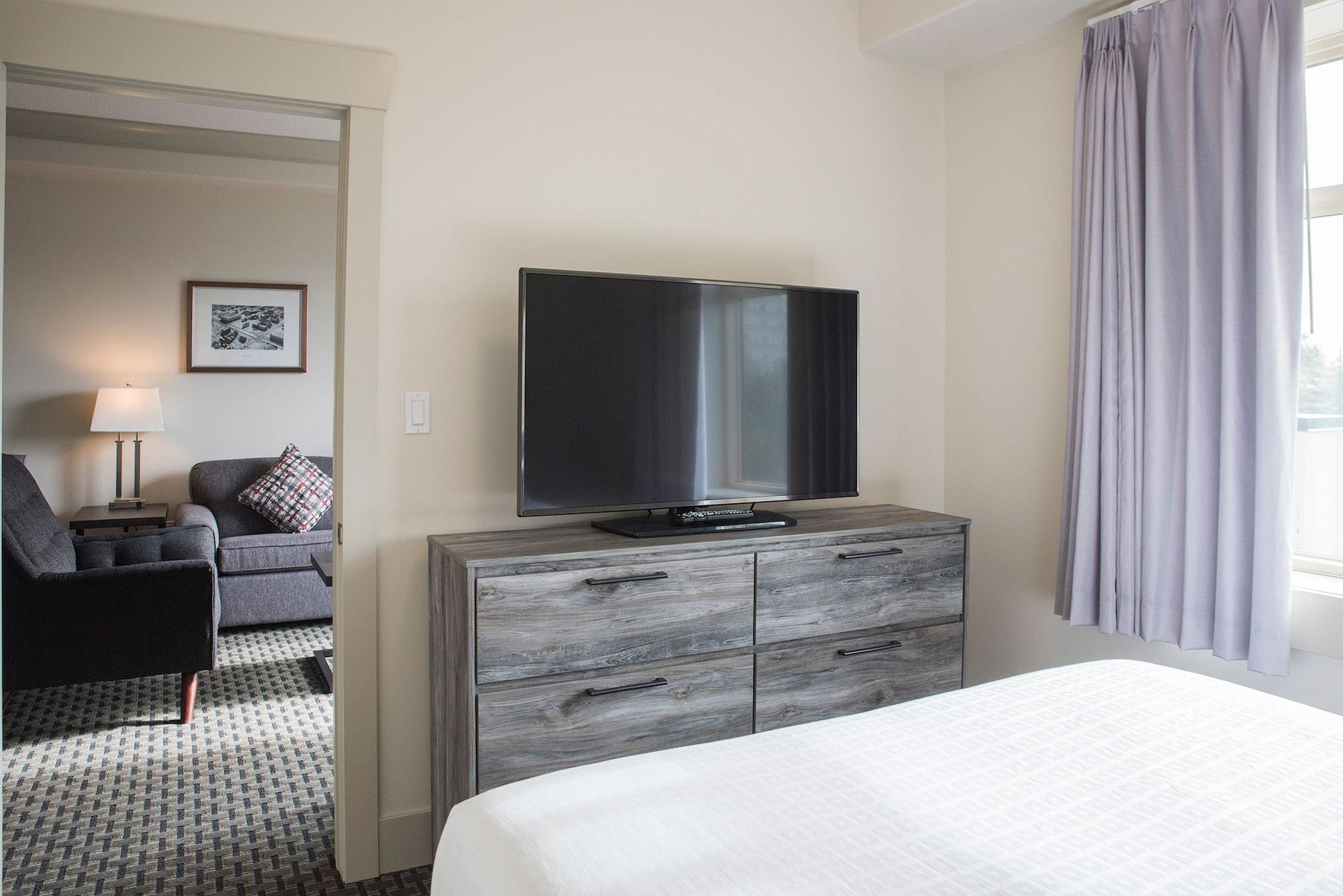 ชาโต โนวา เยลโลว์ไนฟ์ Hotel ภายนอก รูปภาพ
